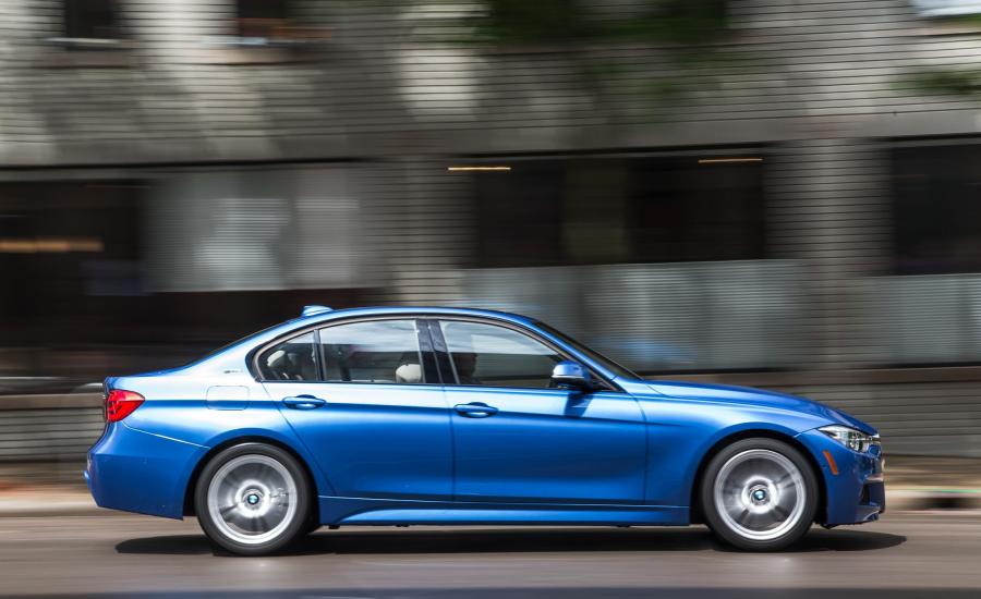  BMW 330e M Sport 2016 года  (US) (фото 5 из 14)